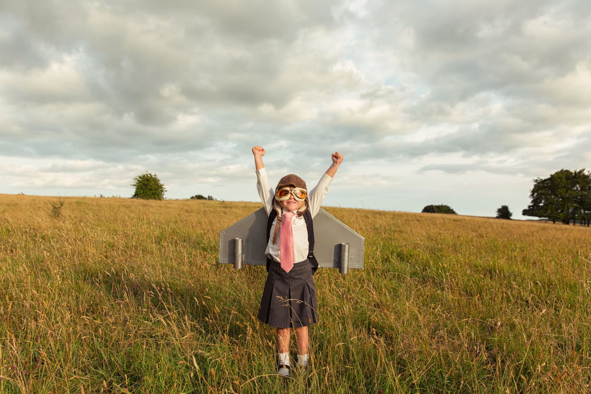 Fille portant un jetpack