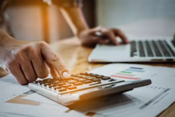 Aumento das taxas para serviços de imigração