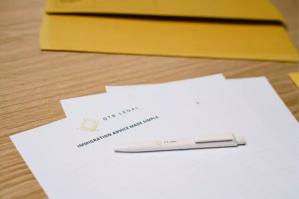 Novas implicações da entrada ilegal para a naturalização no Reino Unido
