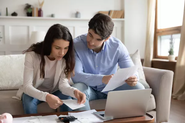 2025 میں برطانیہ کے شریک حیات کا ویزا کتنا ہے؟