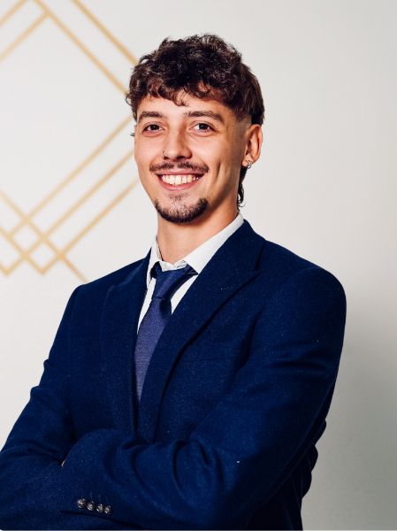 Konrad Latarski OTB قانونی